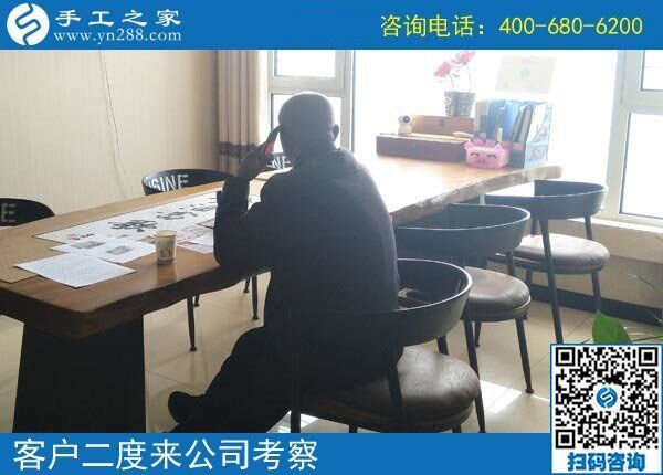北京顺义区57岁老大爷做手工：有梦想，一切皆有可能！(图2)