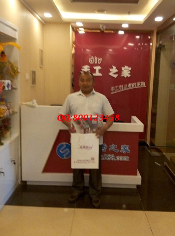 河南淅川县百先生来手工活之家考察，欲组织当地闲散人员做手工活(图1)