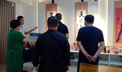 共同致力于发展珠绣手工就业创业好项目-------欢迎天津蓟州区领导一行到手工之家参观考察