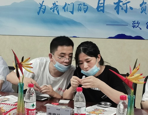 一起做非遗手工励志珠珠绣-------记手工之家第三期全国优秀绣娘陪训会