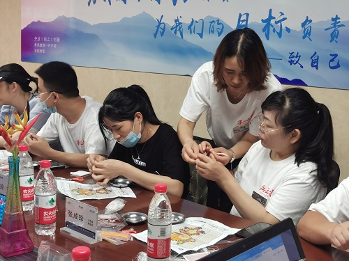 一起做非遗手工励志珠珠绣-------记手工之家第三期全国优秀绣娘陪训会