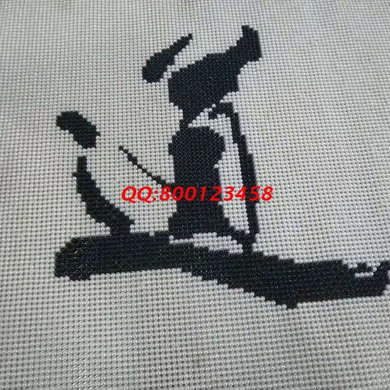 9月3日，做好珠绣外发手工活，在家做手工活挣钱，加工人员要做到这几点。图为励志珠珠绣成品细节实拍