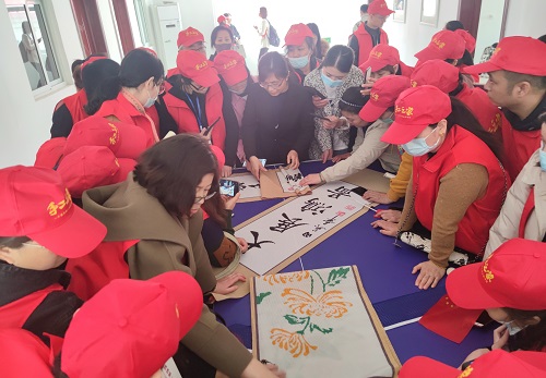 绣珠圆圆，月圆圆，在家手工人团圆(图3)