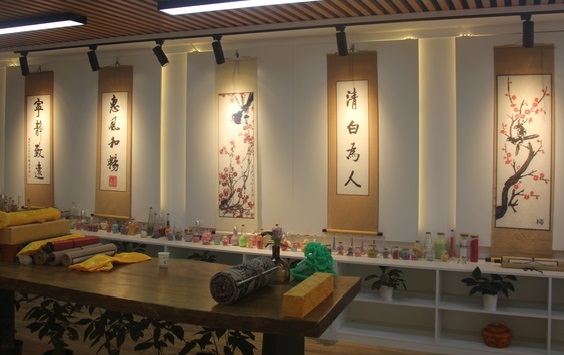 5月7日，找附近手工活拿回家做，手工外包发布平台，手工之家的珠绣串珠手工技能培训是成体系的，图为励志珠珠绣串珠手工产品剪影