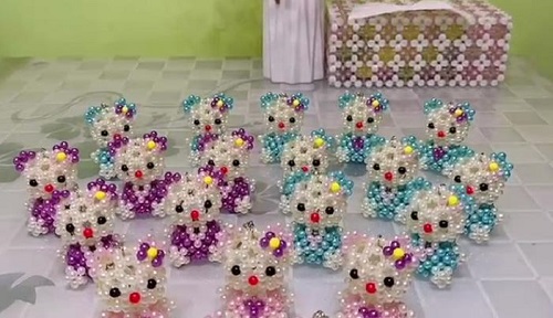 5月15日，招聘手工活加工，拿回家做的手工活大批，手工之家的珠绣串珠外发手工活时间自由，但不是绝对的自由，图为绣娘创新励志珠珠绣手工产品剪影