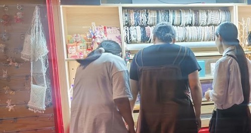 不做限制，包括加工人员在内，大家都可以这样挣钱--- --- 记手工之家成品销售新平台