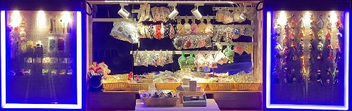 特“能装”——记手工之家移动潮品店特点之一