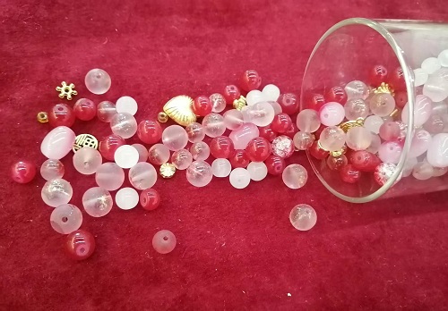 5月28日，宝妈手工活兼职，正规珠绣串珠手工厂家，手工之家的长期稳定是有原因的，图为励志珠珠绣串珠手工材料剪影