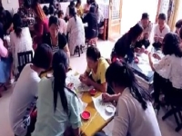 农村创业致富好项目，选择这个纯手工正合适，开饰品加工厂带领大家一起挣钱
