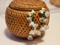 2月1日，手工活外发一手货源，开饰品加工厂，在家兼职手工活挣钱，手工之家始终与合作人员一起努力，图为串珠米珠绣手工产品剪影