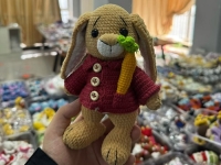 1月1日，在家就能赚钱的工作，小成本创业开手工工作室、干手工加工厂，正规手工副业创业，在手工之家，真心用心就能挣的更多，图为钩织纯手工产品剪影