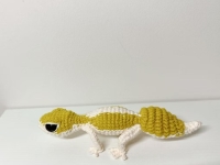 拿回家做的纯手工，盯着消费者的需求做，产品受欢迎自然能挣钱