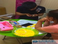 手工活之家工作人员为大家带来作品展示，海绵宝宝纸抽盒来袭：