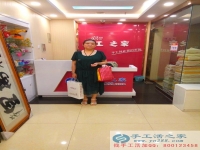山西长治正规手工活兼职外发加工日结工资，申女士在家做手工活串珠