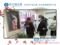 广东广州市一80后上班族放弃高压力工作选择手工活创业，只为在轻松中赚钱！