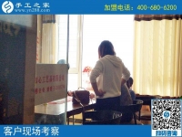 在家坐着数钱不是梦！河南新乡陈女士做手工活实现居家就业